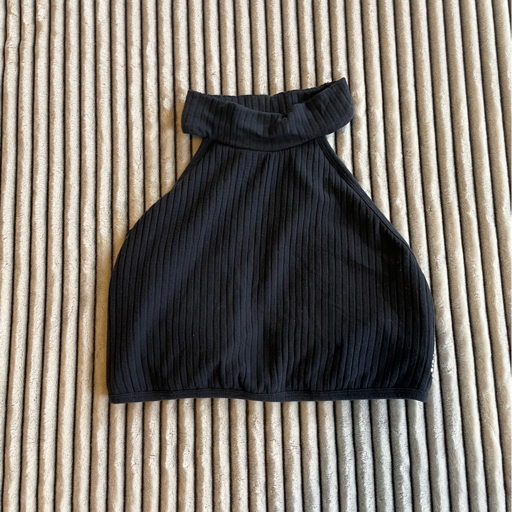 FreePeople halter neck crossed back sports bra size small